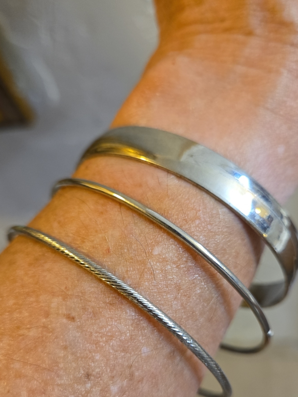 Women's Silver Tone Layered Bangle Bracelet Set